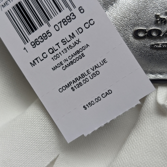 Coach Cardholder Quilted Silver Metallic - Picture 4 of 5